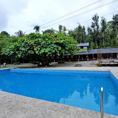 Leisure Homestay - Pool, Boating, Zipline, Home Food, Estate Chikmagalūr Extérieur photo