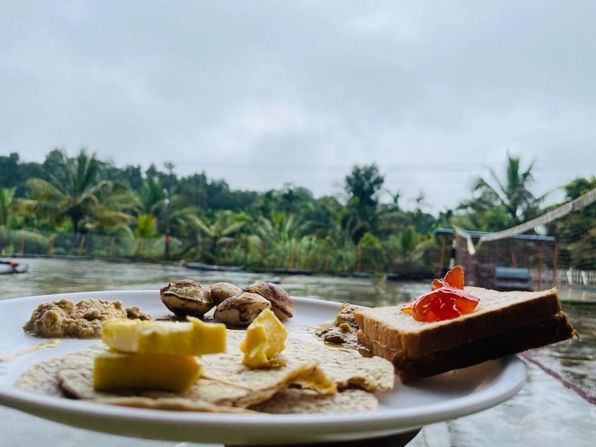 Leisure Homestay - Pool, Boating, Zipline, Home Food, Estate Chikmagalūr Extérieur photo