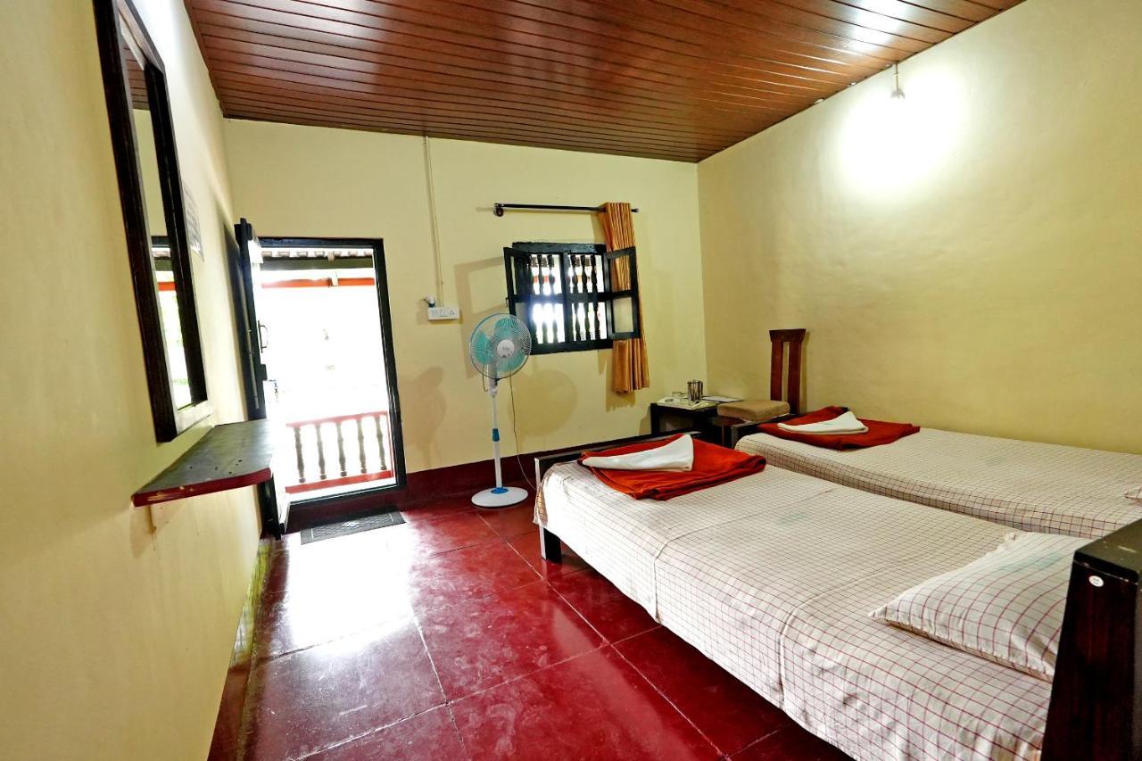 Leisure Homestay - Pool, Boating, Zipline, Home Food, Estate Chikmagalūr Extérieur photo