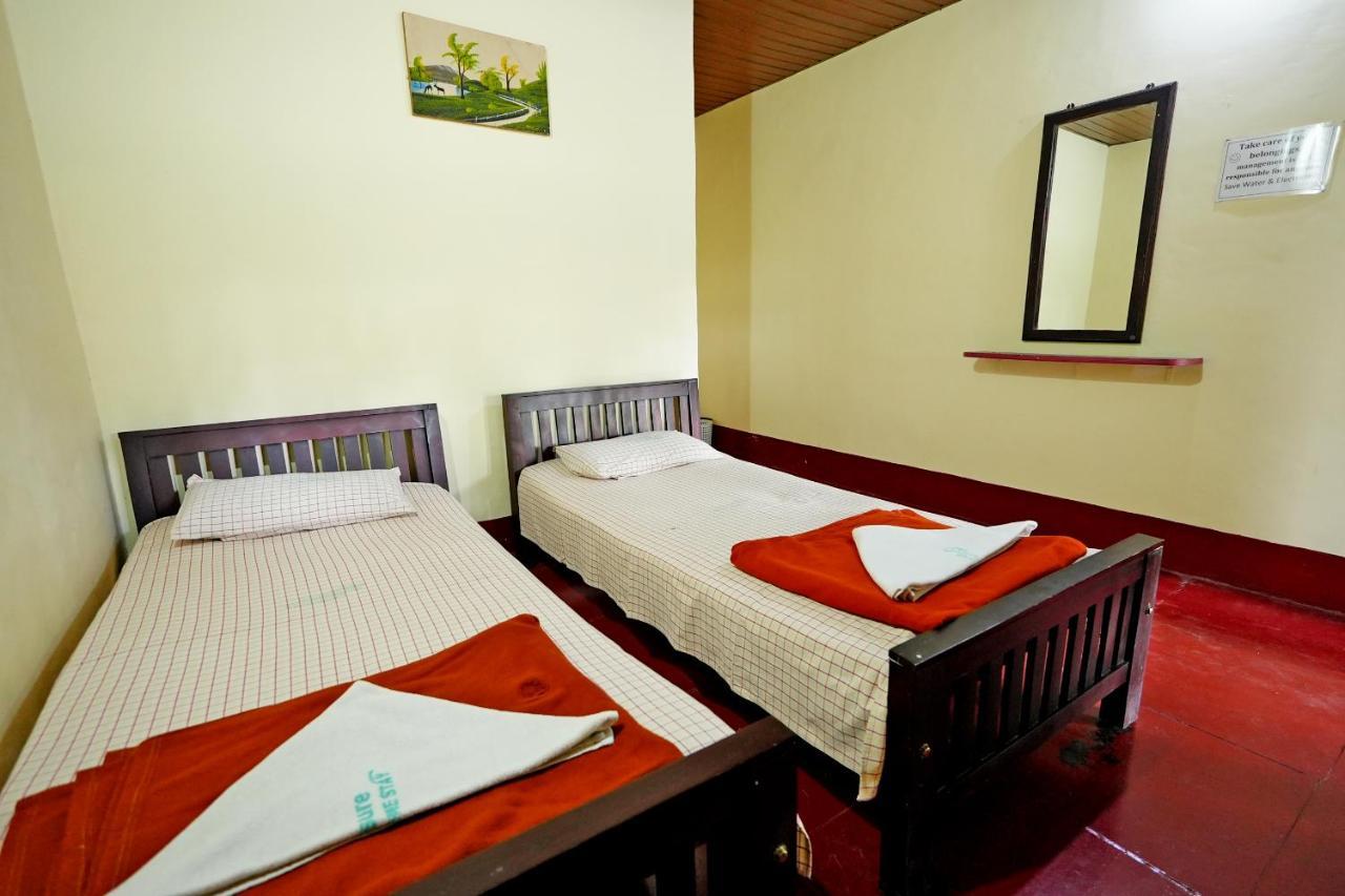 Leisure Homestay - Pool, Boating, Zipline, Home Food, Estate Chikmagalūr Extérieur photo