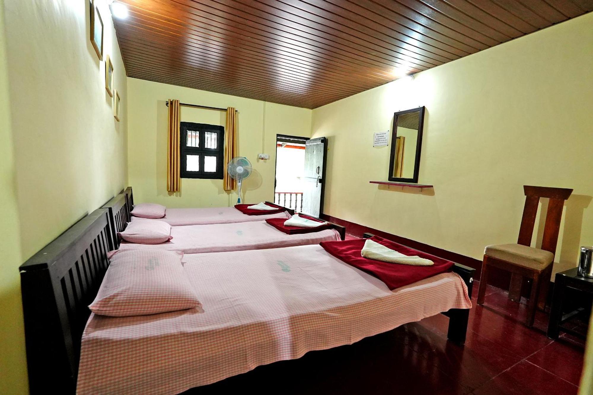 Leisure Homestay - Pool, Boating, Zipline, Home Food, Estate Chikmagalūr Extérieur photo