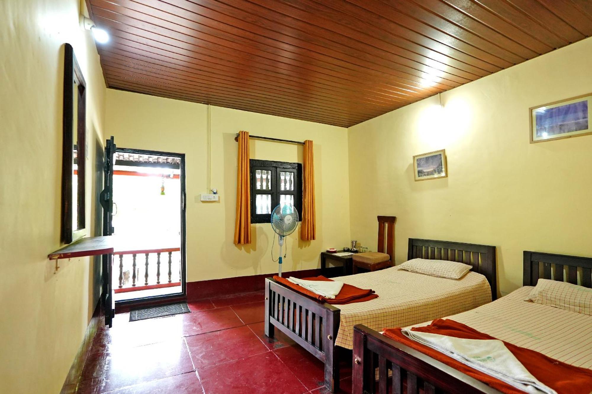 Leisure Homestay - Pool, Boating, Zipline, Home Food, Estate Chikmagalūr Extérieur photo