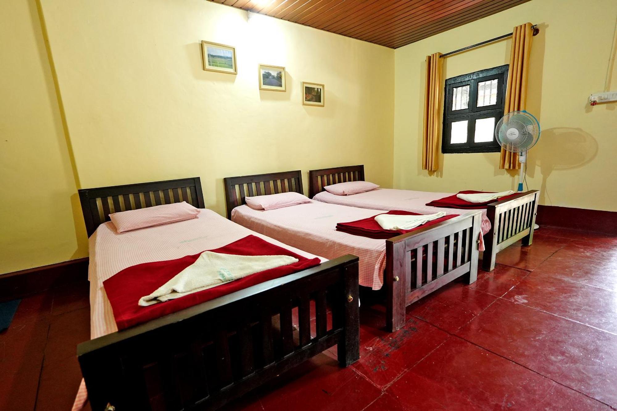 Leisure Homestay - Pool, Boating, Zipline, Home Food, Estate Chikmagalūr Extérieur photo