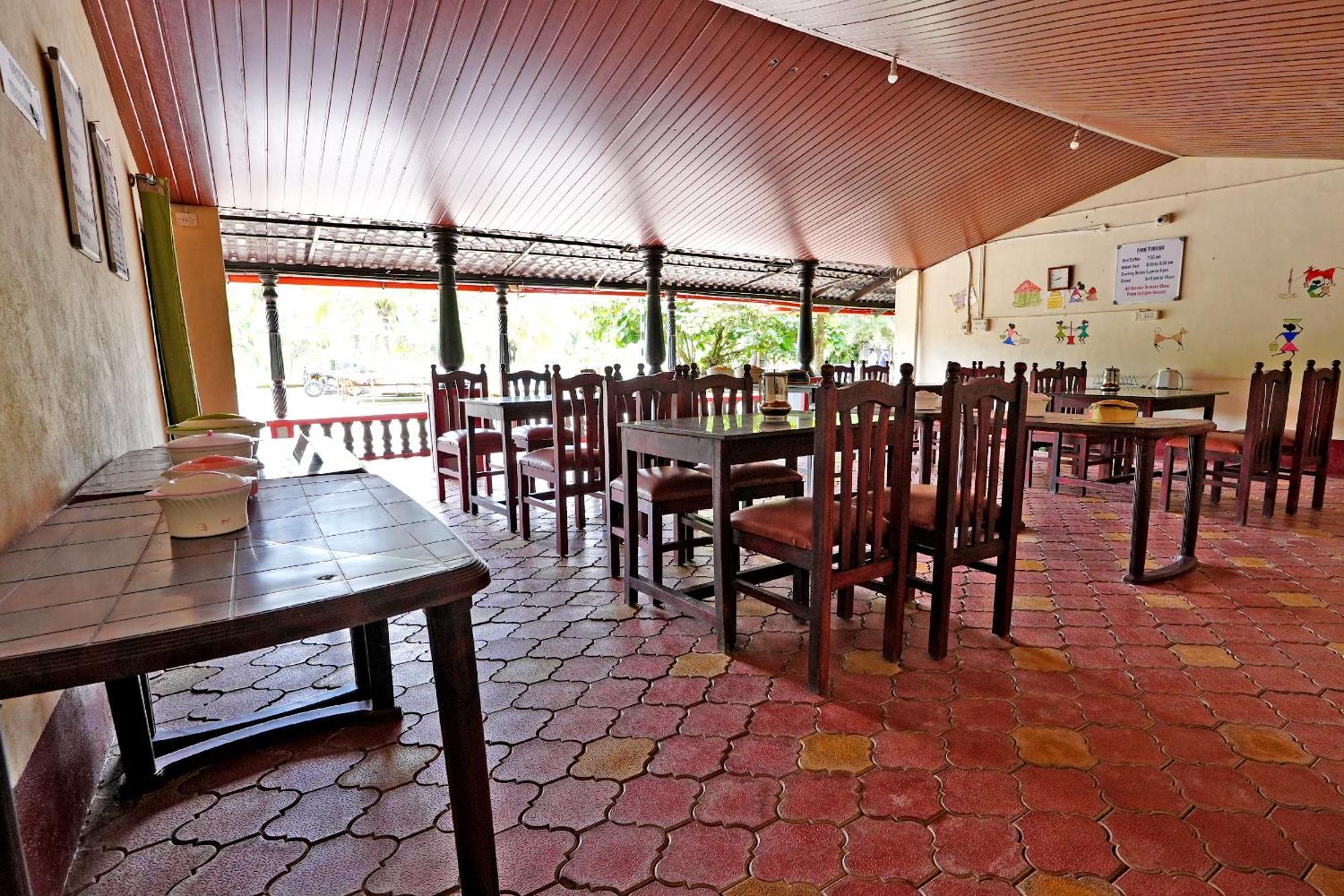 Leisure Homestay - Pool, Boating, Zipline, Home Food, Estate Chikmagalūr Extérieur photo